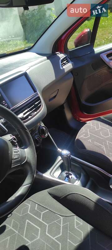 Позашляховик / Кросовер Peugeot 2008 2014 в Підволочиську