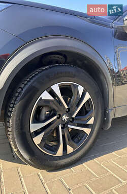 Внедорожник / Кроссовер Peugeot 2008 2020 в 