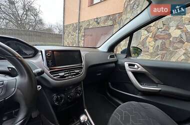 Внедорожник / Кроссовер Peugeot 2008 2015 в 