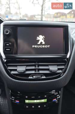 Внедорожник / Кроссовер Peugeot 2008 2017 в Харькове