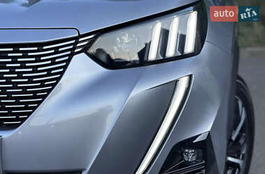 Внедорожник / Кроссовер Peugeot 2008 2021 в 