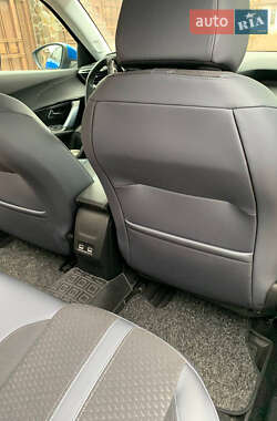 Внедорожник / Кроссовер Peugeot 2008 2020 в 