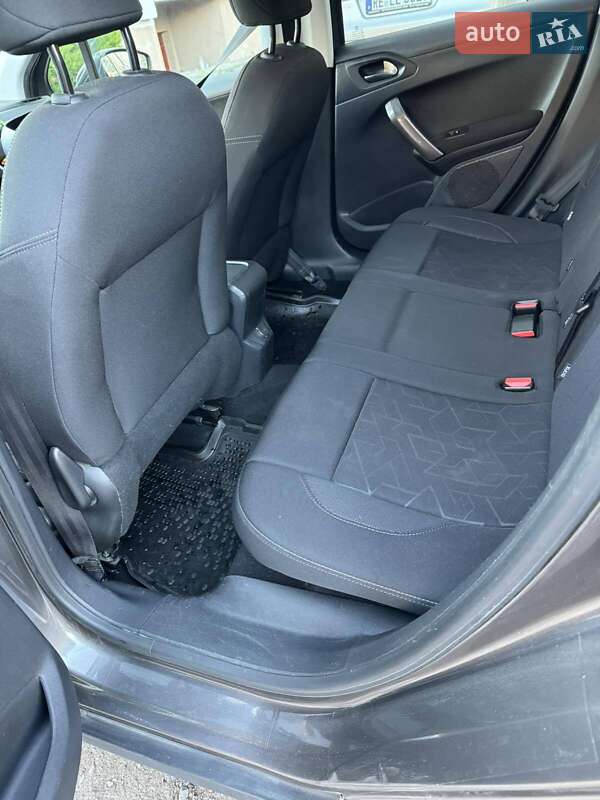 Внедорожник / Кроссовер Peugeot 2008 2016 в Львове