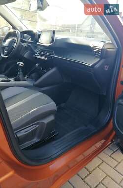 Внедорожник / Кроссовер Peugeot 2008 2020 в 