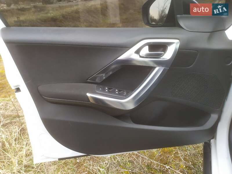 Позашляховик / Кросовер Peugeot 2008 2014 в Бродах