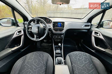 Позашляховик / Кросовер Peugeot 2008 2013 в 