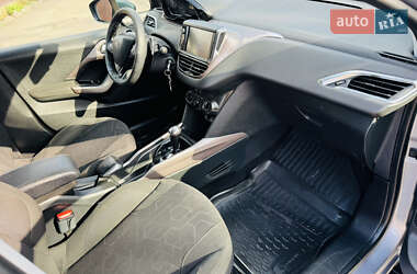 Позашляховик / Кросовер Peugeot 2008 2013 в 