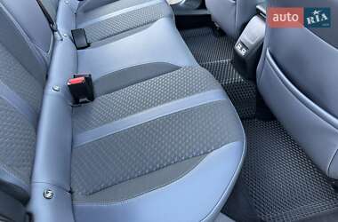 Внедорожник / Кроссовер Peugeot 2008 2020 в 