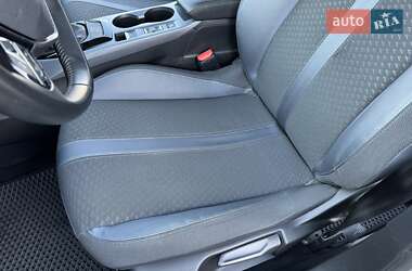 Внедорожник / Кроссовер Peugeot 2008 2020 в 