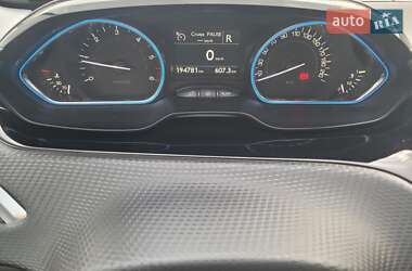 Внедорожник / Кроссовер Peugeot 2008 2018 в 