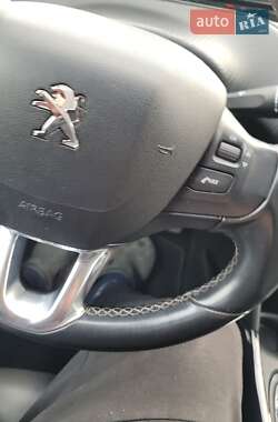 Внедорожник / Кроссовер Peugeot 2008 2018 в 