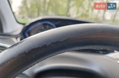 Позашляховик / Кросовер Peugeot 2008 2018 в 