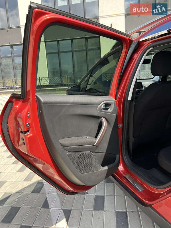 Внедорожник / Кроссовер Peugeot 2008 2014 в Хмельницком