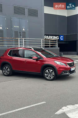 Внедорожник / Кроссовер Peugeot 2008 2017 в 