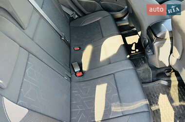 Внедорожник / Кроссовер Peugeot 2008 2013 в 