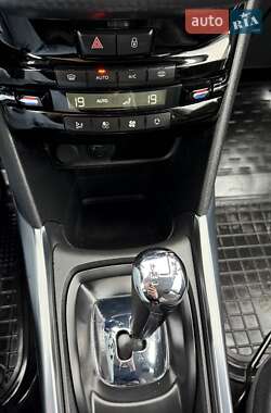Внедорожник / Кроссовер Peugeot 2008 2013 в 