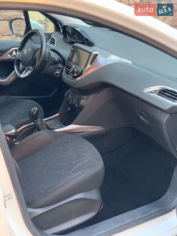 Позашляховик / Кросовер Peugeot 2008 2014 в Городку