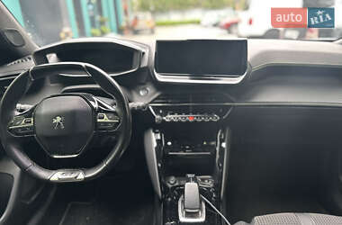 Позашляховик / Кросовер Peugeot 2008 2022 в 