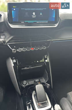 Позашляховик / Кросовер Peugeot 2008 2022 в 