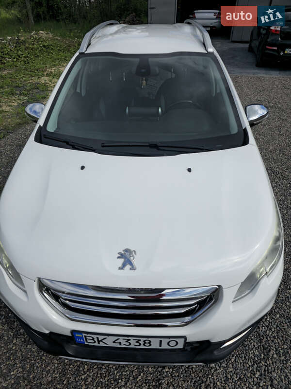 Позашляховик / Кросовер Peugeot 2008 2015 в Сарнах