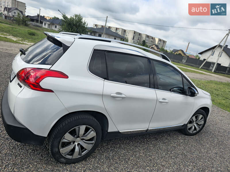 Позашляховик / Кросовер Peugeot 2008 2015 в Сарнах
