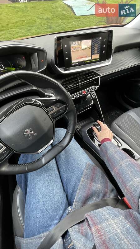 Позашляховик / Кросовер Peugeot 2008 2020 в Дніпрі