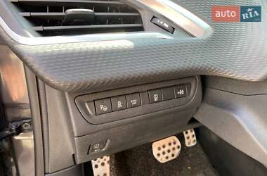 Внедорожник / Кроссовер Peugeot 2008 2015 в 