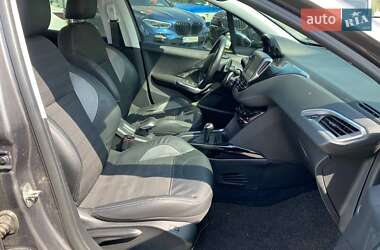 Внедорожник / Кроссовер Peugeot 2008 2015 в 