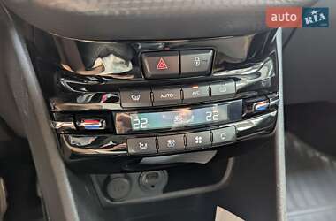 Внедорожник / Кроссовер Peugeot 2008 2016 в 