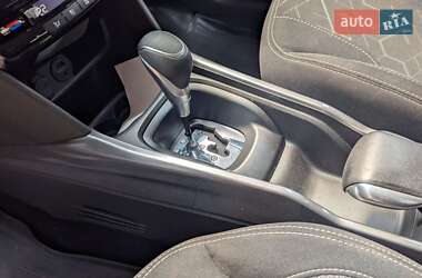 Внедорожник / Кроссовер Peugeot 2008 2016 в 