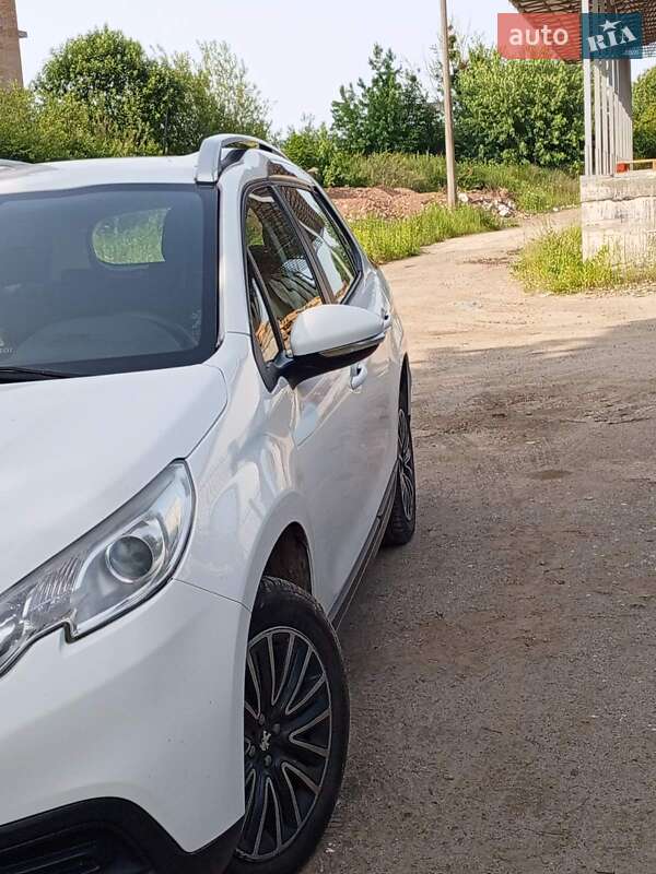 Позашляховик / Кросовер Peugeot 2008 2015 в Івано-Франківську