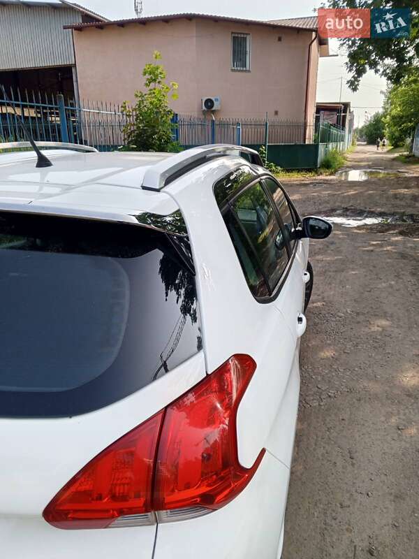 Позашляховик / Кросовер Peugeot 2008 2015 в Івано-Франківську
