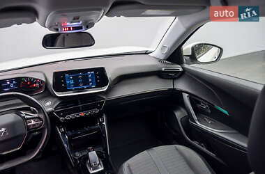 Внедорожник / Кроссовер Peugeot 2008 2021 в 