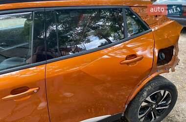 Позашляховик / Кросовер Peugeot 2008 2021 в 