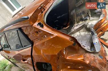 Позашляховик / Кросовер Peugeot 2008 2021 в 