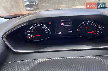 Позашляховик / Кросовер Peugeot 2008 2021 в 