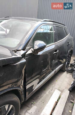 Позашляховик / Кросовер Peugeot 2008 2021 в 