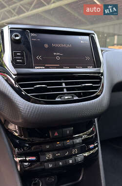Внедорожник / Кроссовер Peugeot 2008 2019 в 