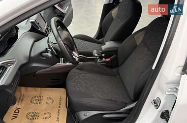 Внедорожник / Кроссовер Peugeot 2008 2016 в 