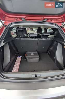 Позашляховик / Кросовер Peugeot 2008 2022 в 