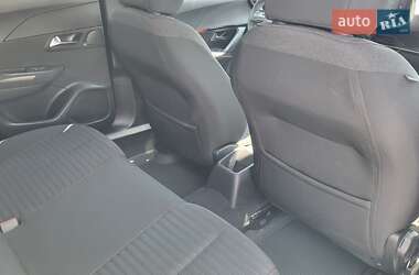 Внедорожник / Кроссовер Peugeot 2008 2021 в 