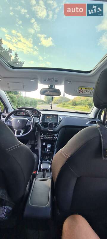 Позашляховик / Кросовер Peugeot 2008 2017 в Києві фото 12 Позашляховик / Кросовер Peugeot 2008 2017 в Києві