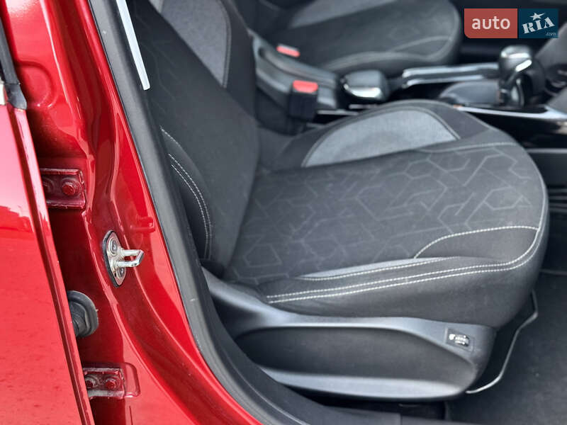 Позашляховик / Кросовер Peugeot 2008 2019 в Києві фото 24 Позашляховик / Кросовер Peugeot 2008 2019 в Києві
