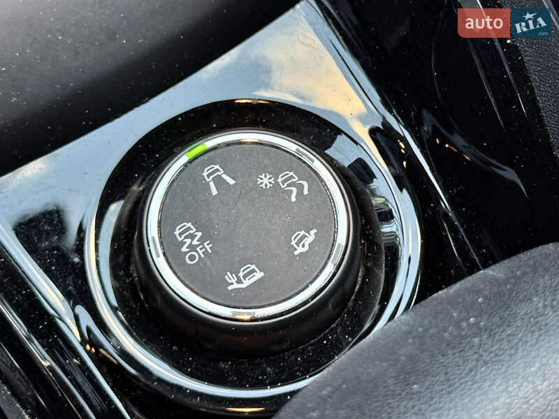 Позашляховик / Кросовер Peugeot 2008 2019 в Києві фото 35 Позашляховик / Кросовер Peugeot 2008 2019 в Києві