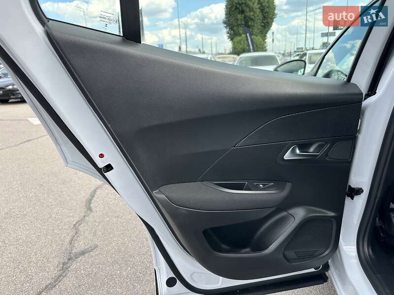 Внедорожник / Кроссовер Peugeot 2008 2023 в Киеве фото 30 Внедорожник / Кроссовер Peugeot 2008 2023 в Киеве