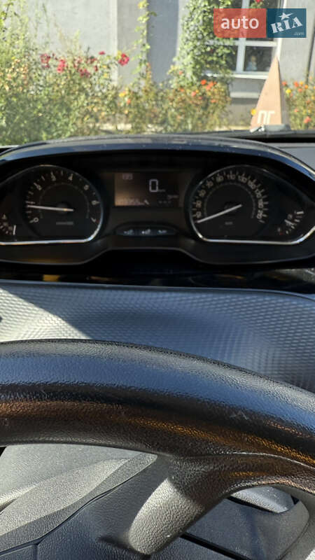 Позашляховик / Кросовер Peugeot 2008 2014 в Черкасах