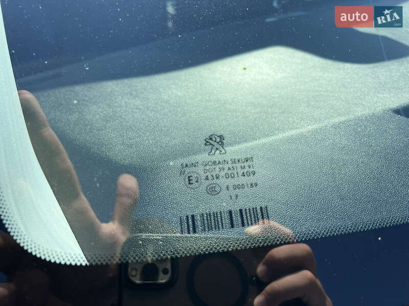 Внедорожник / Кроссовер Peugeot 2008 2017 в Киеве