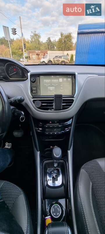 Позашляховик / Кросовер Peugeot 2008 2016 в Харкові