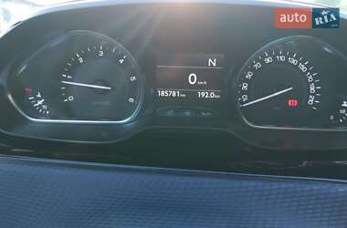 Внедорожник / Кроссовер Peugeot 2008 2014 в 