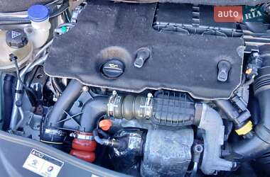 Внедорожник / Кроссовер Peugeot 2008 2014 в 